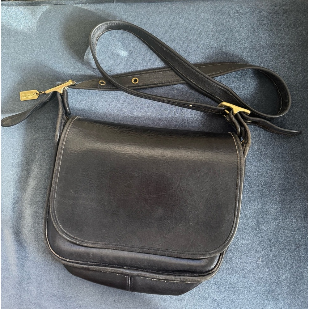 Vintage Coach crossbody saddle bag.